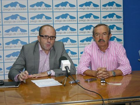 Delfín Moreno y Antonio Barrientos, ayer durante su comparecencia ante los medios. (Foto: R. Cobo)