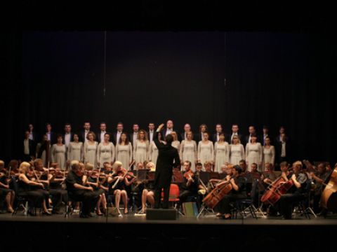 Integrantes de la orquesta y coro de la Ópera Nacional de Odessa. (Foto: Cedida)