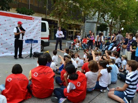 Imagen de uno de los actos organizados por Cruz Roja con motivo del Día de la Banderita. (Foto: Cedida)