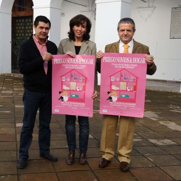 Carrillo, Ceballos y Fuentes con el cartel del evento. (Foto: Cedida)