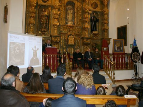 Presentación ayer en San Juan de Dios del programa de actos. (Foto: R. Cobo)