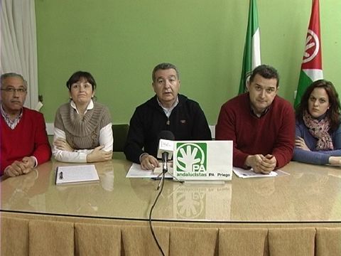 Ediles andalucistas ayer durante la rueda de prensa ofrecida en la sede del PA. (Foto: R. Cobo)