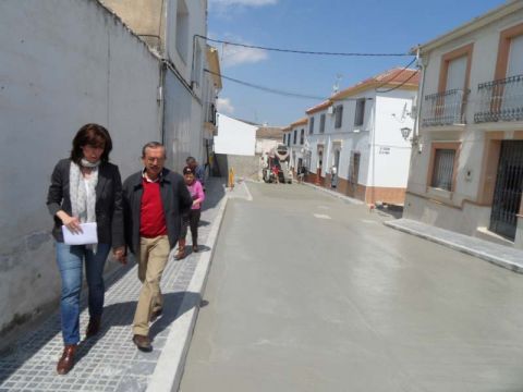 Ceballos y Barrientos visitando las obras en Zamoranos. (Foto: Cedida)