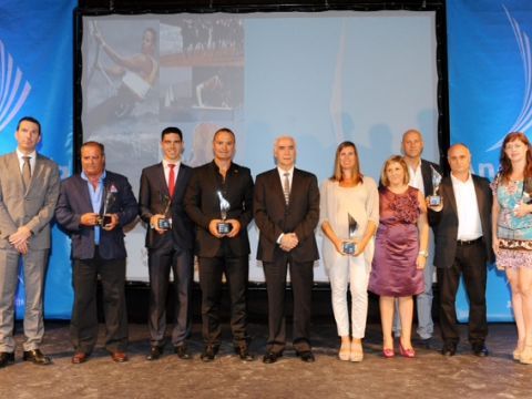 Foto de familia de los premiados. (Foto: JJ Úbeda)