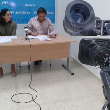 Rafi Obrero y Javier Ibáñez, esta mañana durante su comparecencia ante los medios. (Foto: R. Cobo)