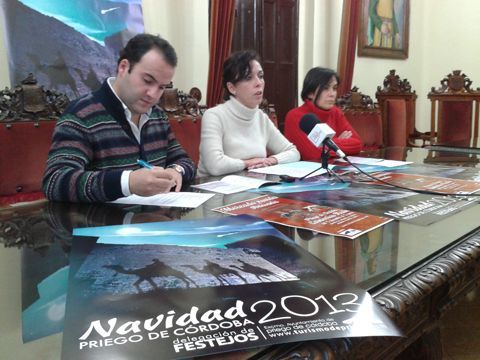 Valdivia, Ceballos y Gómez, ayer durante la presentación de la programación navideña. (Foto: R. Cobo)