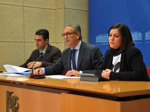 Rocío Soriano, Antonio Pineda y Agustín Palomares durante su comparecencia de prensa. (Foto: Cedida)