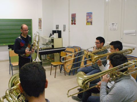 Desarrollo de una de las sesiones impartidas en la especialidad de trombón. (Foto: R. Cobo)