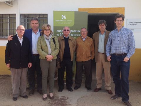 Integrantes del panel de cata del Laboratorio Agroalimentario de Córdoba. (Foto: Cedida)