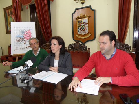 Antonio María Galisteo, María Luisa Ceballos y Juan Ramón Valdivia durante la presentación. (Foto: Cedida)