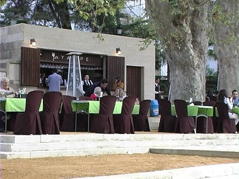 El nuevo quisco-bar de la Fuente del Rey, esta tarde minutos después de su apertura. (Foto: R. Cobo)