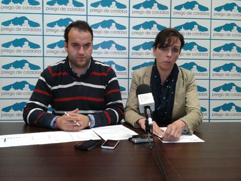 Juan Ramón Valdivia y María Luisa Ceballos esta mañana durante su comparecencia ante los medios. (Foto: R. Cobo)