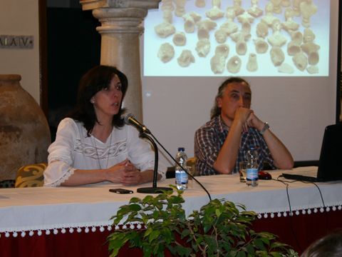 María Luisa Ceballos y Rafael Carmona durante el acto celebrado el viernes. (Foto. R. Cobo)
