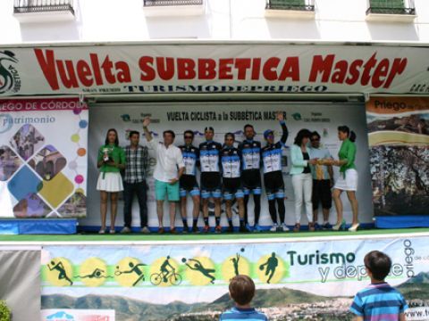 El Grupo Deportivo Ciclista Orquín, dominador absoluto de la prueba y ganador en la clasificación por equipos. (Foto: R. Cobo)