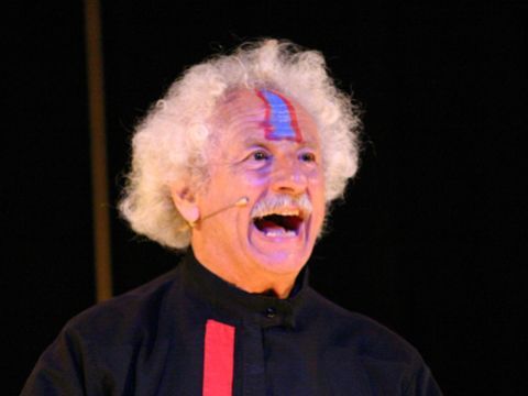 Rafael Álvarez, ayer en el Teatro Victoria de Priego. (Foto: R. Cobo)