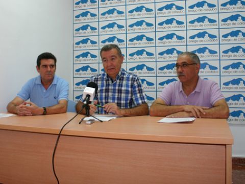 José González, Juan Carlos Pérez Cabello y Agustín Espinosa, esta mañana durante su comparecencia ante los medios. (Foto: R. Cobo)