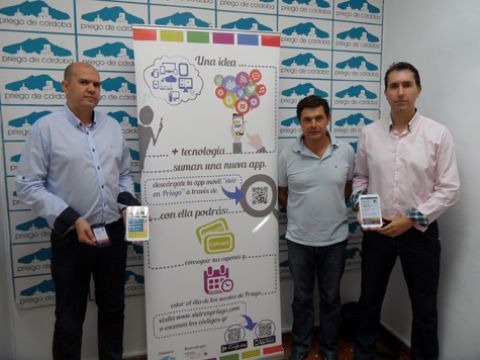 Enrique Morales, Luis Miguel Carrillo y José Antonio Ortiz tras la presentación de "Vivir en Priego". (Foto: Cedida)