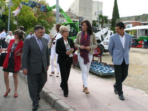 Zurera, Víboras, Ceballos y Carrillo durante su visita a los expositores. (Foto: R. Cobo)