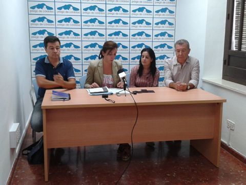 Rodríguez, Ceballos, Jiménez y Pérez, ayer miércoles durante la presentación de la radio municipal. (Foto: R. Cobo)